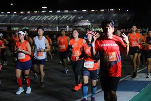 BIB: 2747, 25763, 21202, 27105, 28604, 81609, 29532
                            <button type="button" onclick="openModal(11471077)" class="btn btn-primary btn-sm float-right btn-popup" data-toggle="modal" data-target=".modal-high-quality">
                        <i class="fas fa-shopping-cart"></i> Add to Cart
                    </button>
                                            <button type="button" onclick="isThisMe(11471077, true)" class="btn btn-success btn-sm float-right btn-popup btn-isme hidden" data-toggle="tooltip" data-placement="bottom" title="นี่คือรูปของคุณใช่ไหม คลิกที่นี่เพื่อเอาเข้าอัลบั้ม">
                        <i class="fas fa-plus"></i> Add to album
                    </button>
                    <button type="button" onclick="isThisMe(11471077, false)" class="btn btn-warning btn-sm float-right btn-popup btn-isnotme hidden">
                        <i class="fas fa-ban"></i> Remove from album
                    </button>